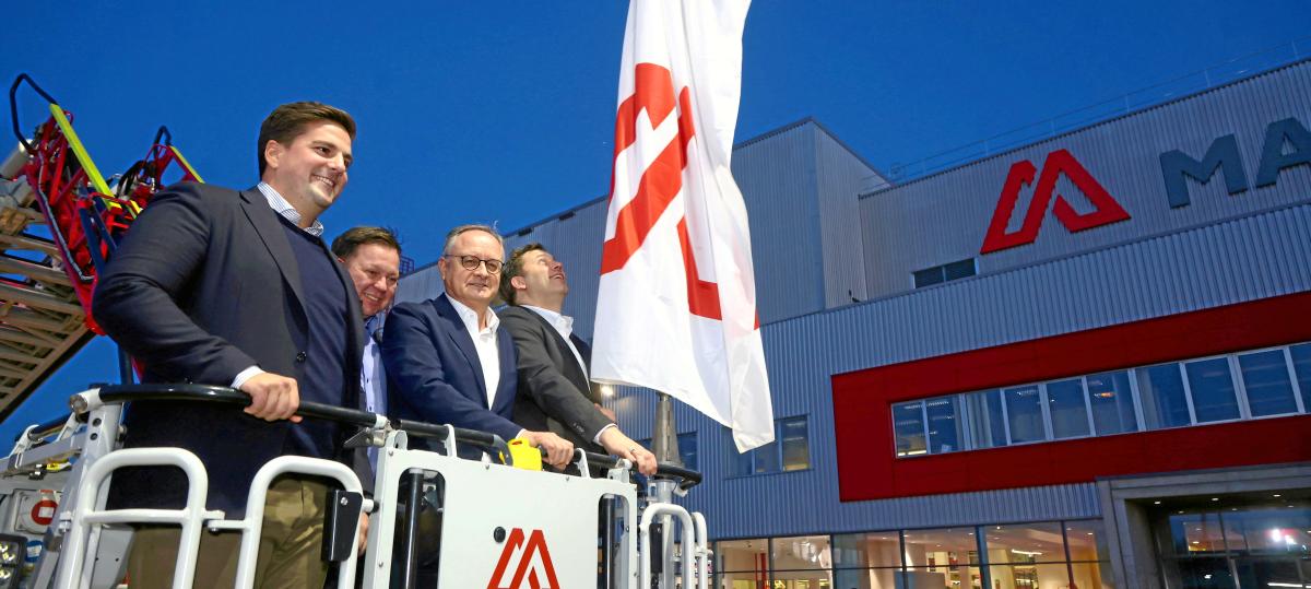 SPD-Chef Lars Klingbeil stellt sich bei Magirus den Fragen der Bürger