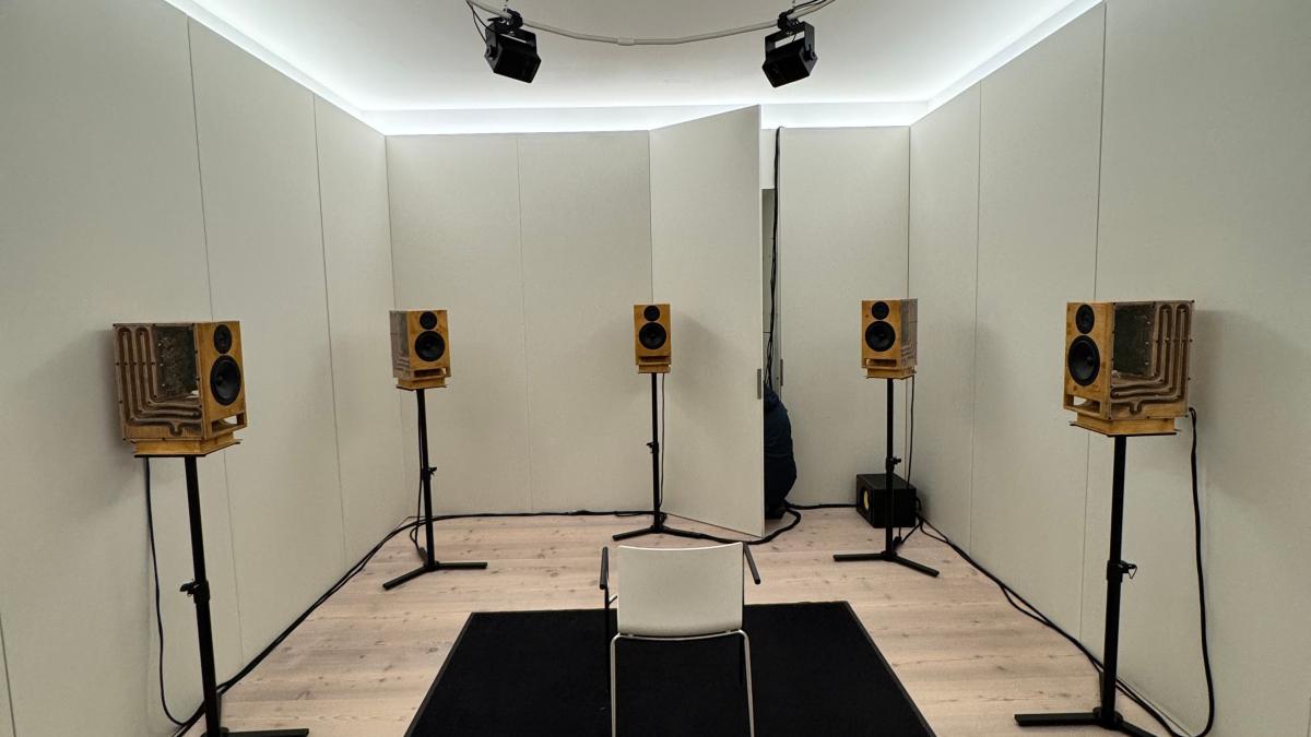 Alles-ist-im-Wandel-Ein-Kunstprojekt-von-Eva-Gold-Udo-Hudelmaier-und-Markus-Mehr-in-der-Moritzkirche