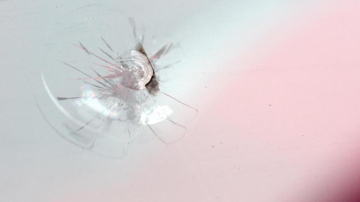 1000-Euro-Schaden-Unbekannter-besch-digt-Windschutzscheibe