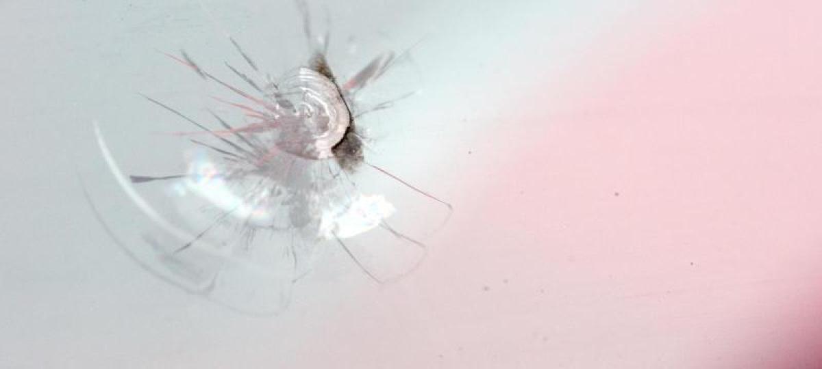 1000 Euro Schaden: Unbekannter beschädigt Windschutzscheibe