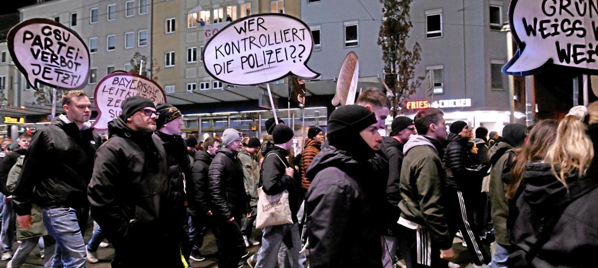 Umstrittene Razzia und Anti-Polizei-Demo: „Man lässt nicht alles auf der Dienststelle liegen“