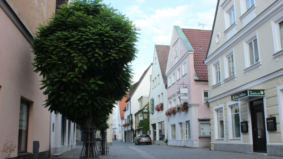 Flaschenwurf-und-Flucht-Polizei-ermittelt-nach-Angriff-einer-Jugendgruppe-in-der-Innenstadt