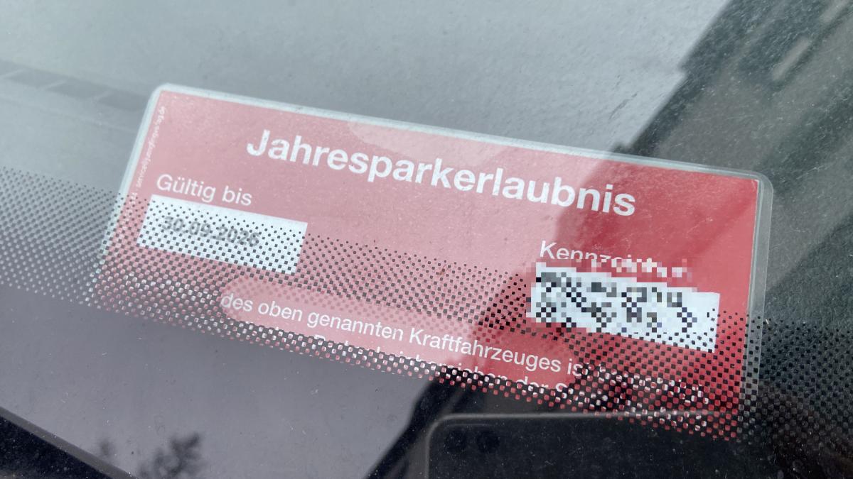 -Keine-Erlaubnis-zum-Dauerparken-Diese-Parkausweise-mit-Sonderrechten-gibt-es-in-Neuburg