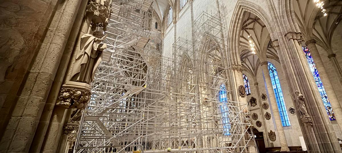 Mega-Gerüst im Ulmer Münster: Arbeiten in schwindelerregender Höhe