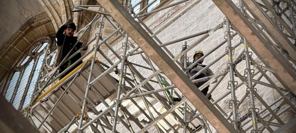 Riesen-Gerüst im Ulmer Münster wächst in die Höhe