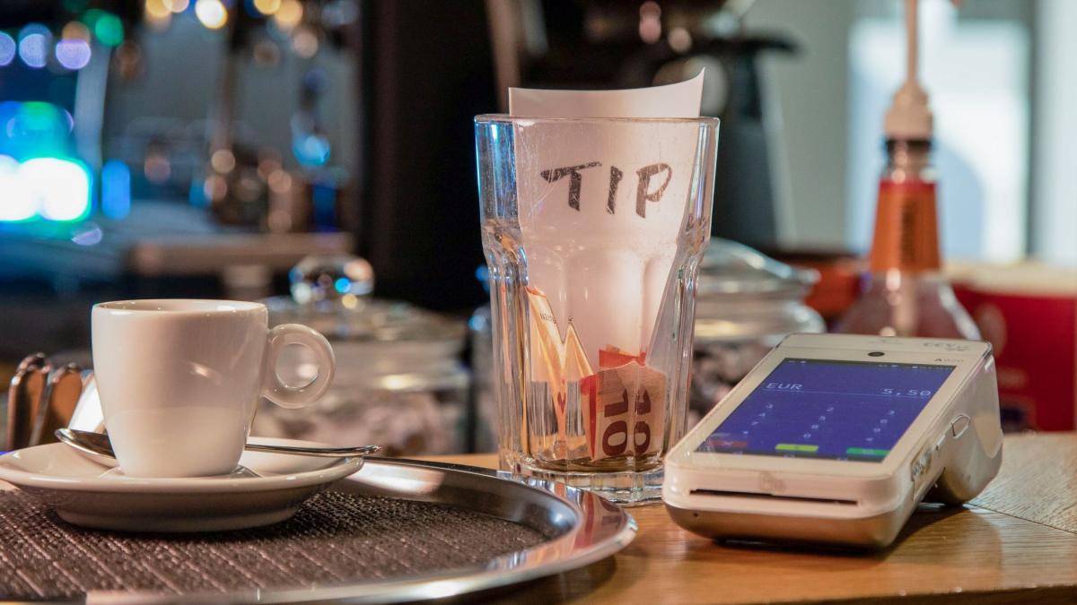 Trinkgeld-Ja-bitte-Aber-wem-und-wie-viel-