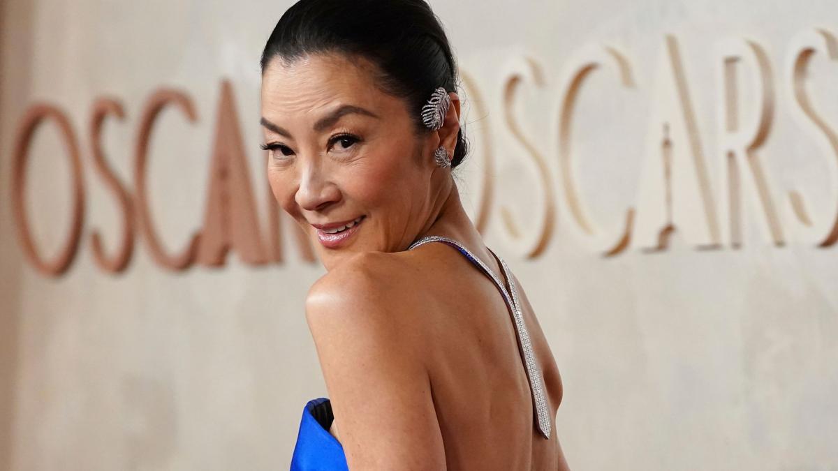 Michelle-Yeoh-wird-mit-Hollywood-Stern-geehrt
