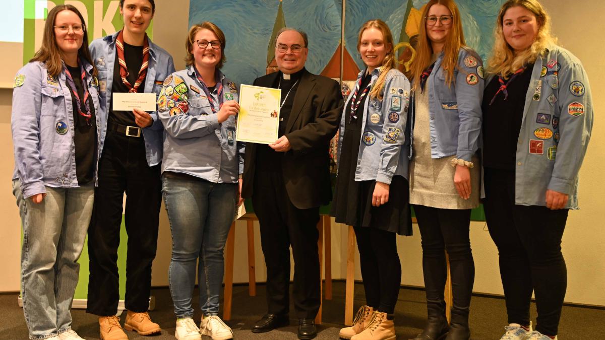Pfadfinderinnenschaft-St-Georg-gewinnt-den-Bischof-Simpert-Preis