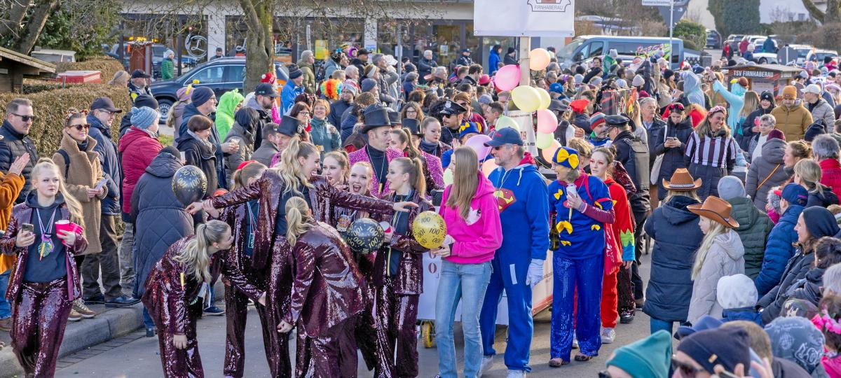 Riesengaudi mit Historie: Die Firnhaberau organisiert den ältesten Faschingsumzug Augsburgs