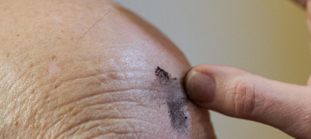 Aktion in Landsberg: Aschenkreuz "to go" in der Fußgängerzone