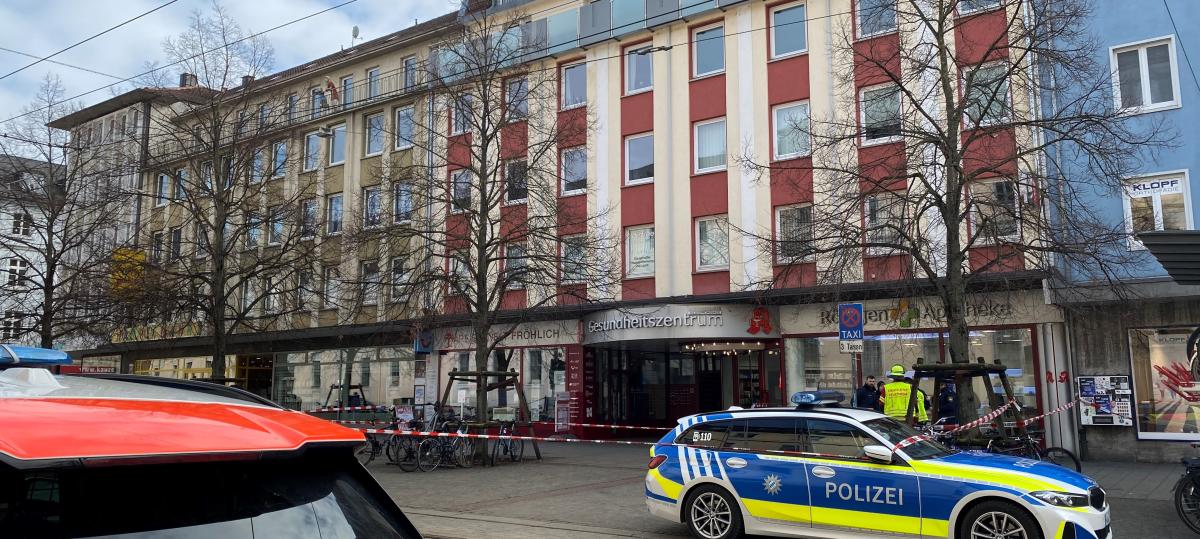 Evakuierung in Würzburg: Im Gebäude befindet sich das Büro von Zentralratspräsident Josef Schuster