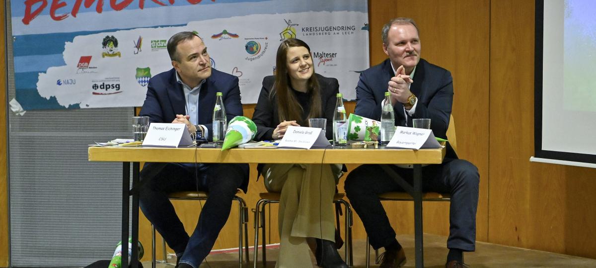 Landratskandidaten drücken wieder die Schulbank