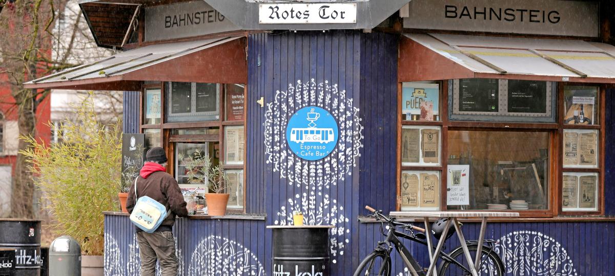 „Hat uns ziemlich kalt erwischt“: Was die Schließung der Freilichtbühne für Betriebe am Roten Tor bedeutet