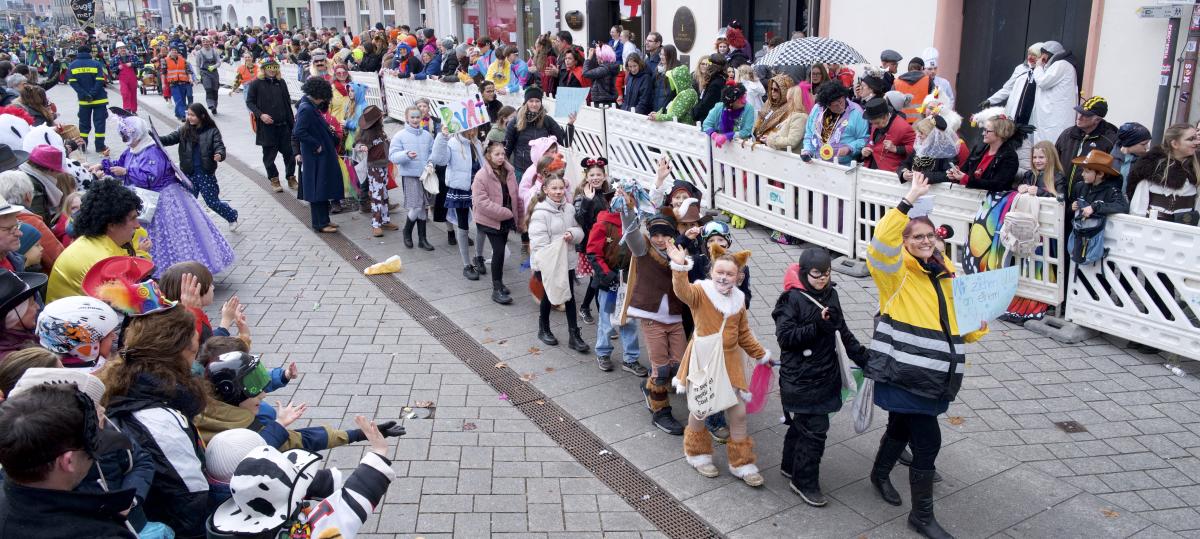 Umzug am Lumpigen Donnerstag: Je lauter, umso besser oder auch für Kinder geeignet?
