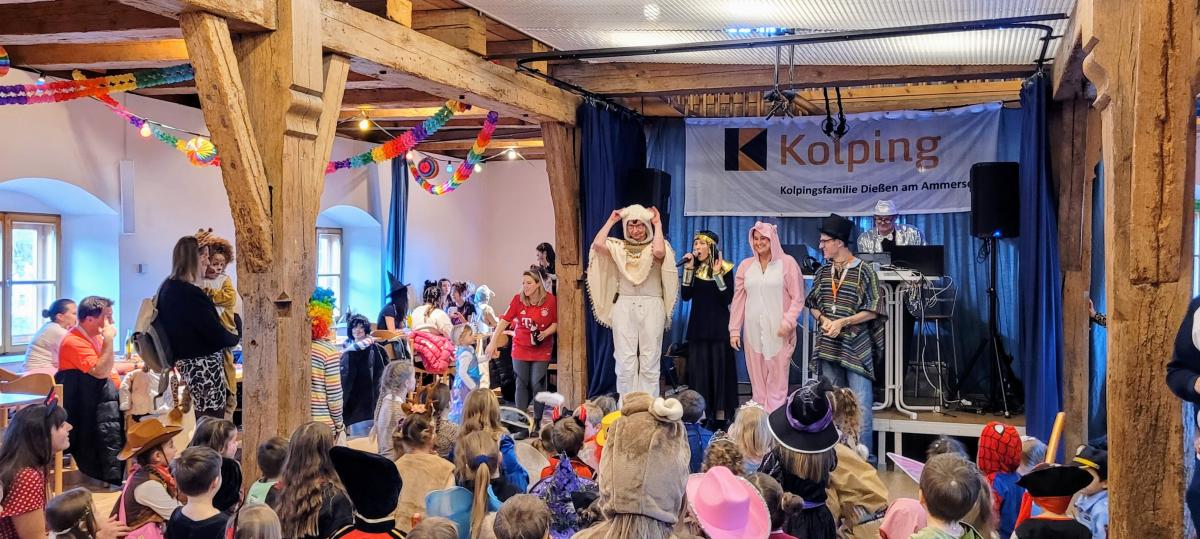 Beim Kolping-Kinderfasching in Dießen geht die Post ab