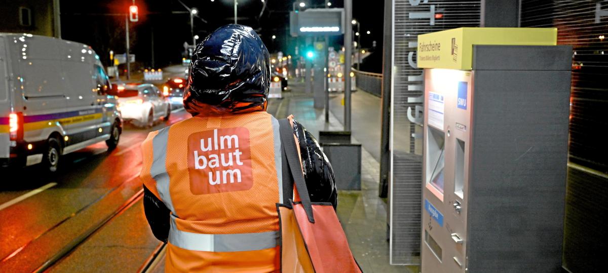 Nichts fährt mehr unter der Wallstraßenbrücke