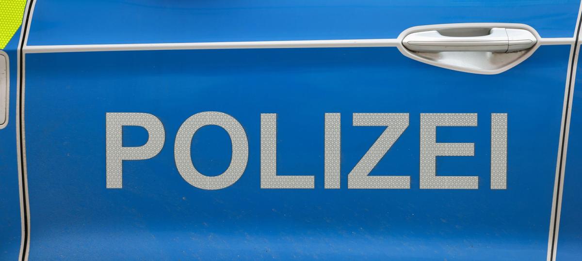 Hoher Sachschaden bei Unfall auf der B17 bei Fuchstal