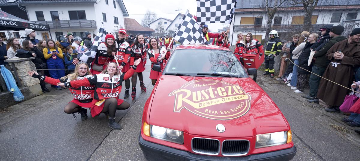 Bilder vom Fasching in Untermühlhausen: Die "Cars" aus Weil haben die Nase vorn