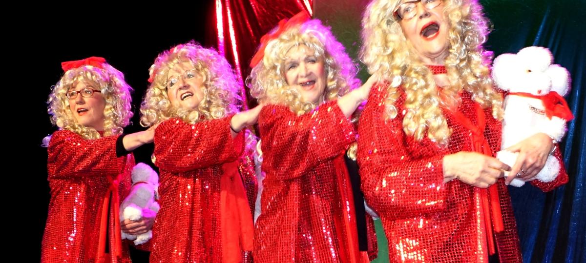 Voller Saal beim Seniorenfasching: Vöhringen wie es singt, schunkelt und lacht