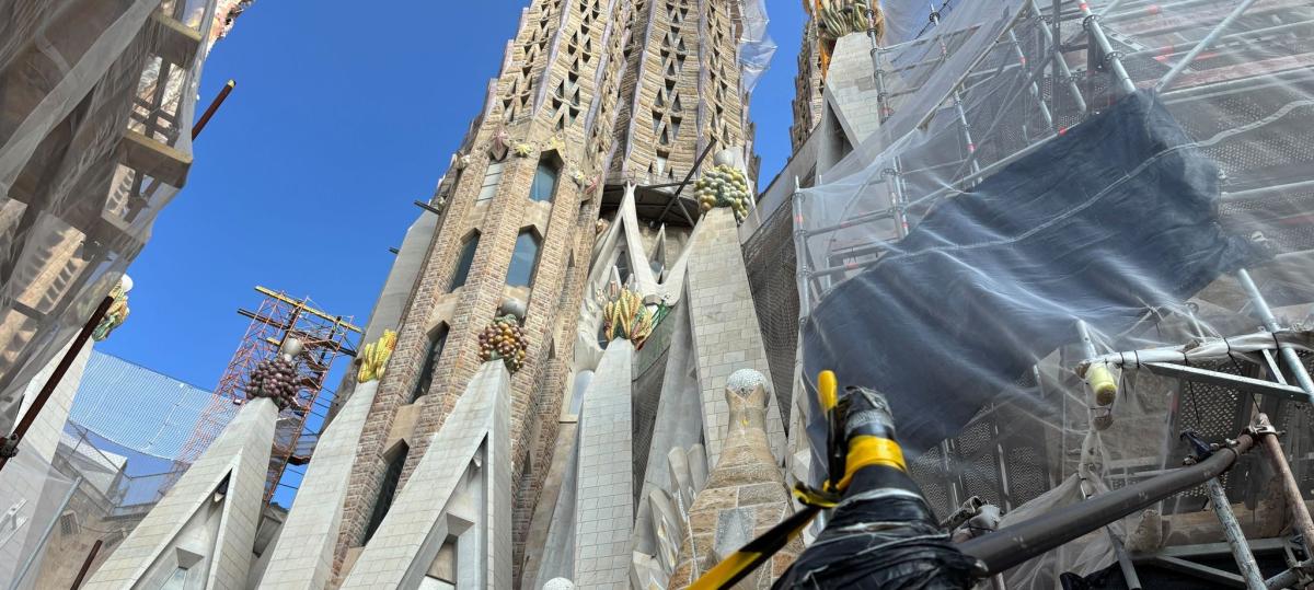 Elf Meter höher als das Ulmer Münster: Kreuz aus Gundelfingen auf der Sagrada Familia vollendet