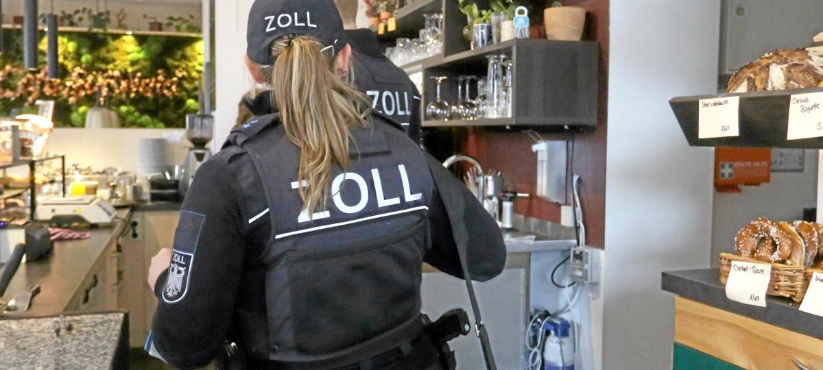 „Mir geht gerade ganz schön das Herz“: Zoll kontrolliert Cafés auf Einhaltung des Mindestlohns