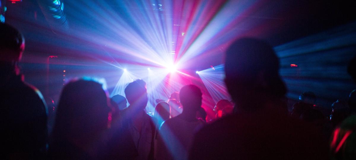 „Einmal alles raushauen“: Wie der Chef des Mo Club den Tag zur Nacht machen will