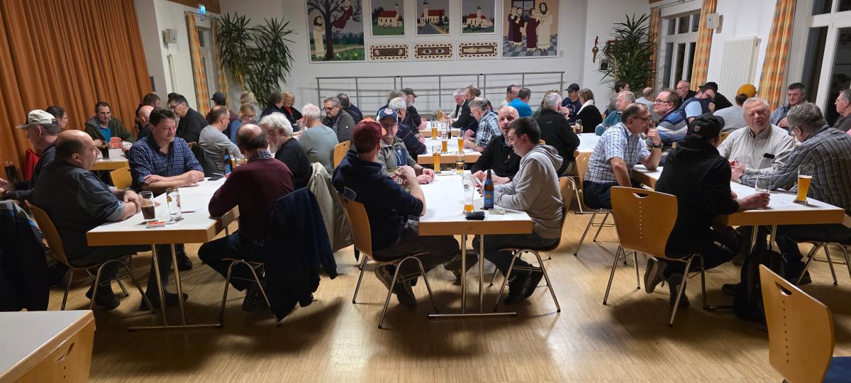 Oberostendorfer gewinnt Schafkopfturnier in Asch