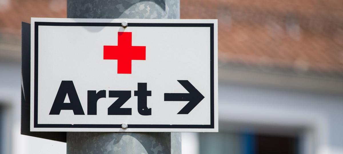 Ärzte aus dem Ausland müssen lange warten: Gesundheitsministerin räumt Mängel ein