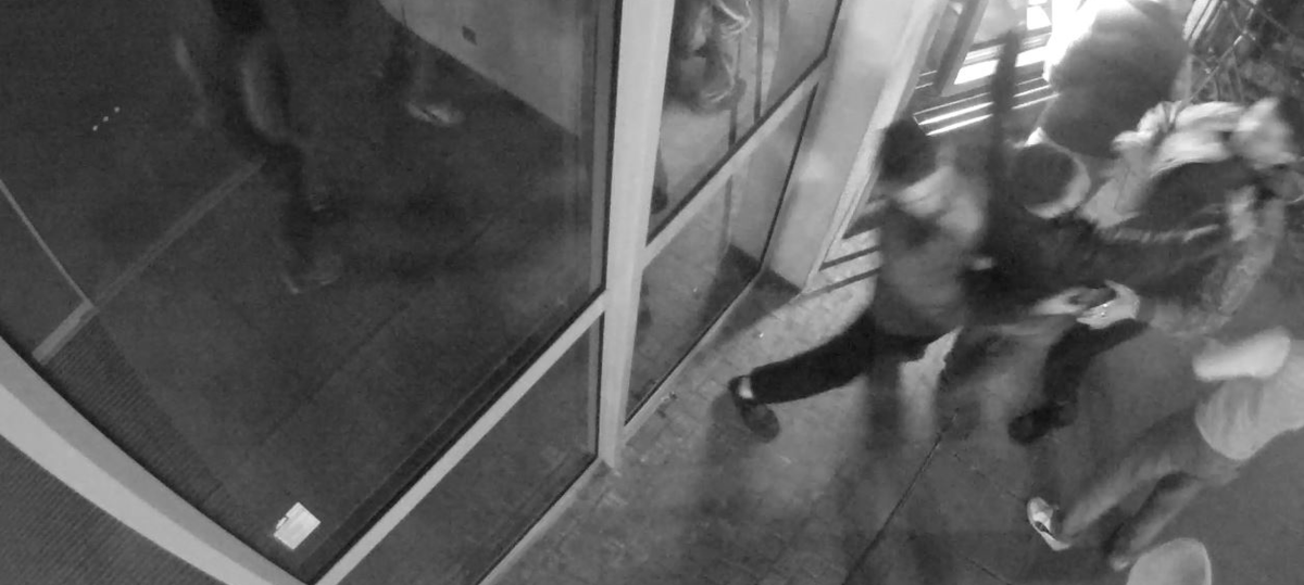 „Stirb, du scheiß Schwuchtel“: Videos zeigen Szenen der Gewalttat in der Augsburger Maxstraße