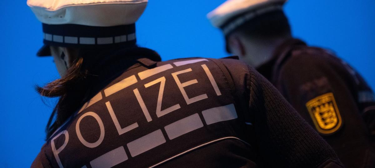 Mann greift 37-Jährigen beim Kartenspiel mit Messer an – Polizei spricht von „Tötungsabsicht“