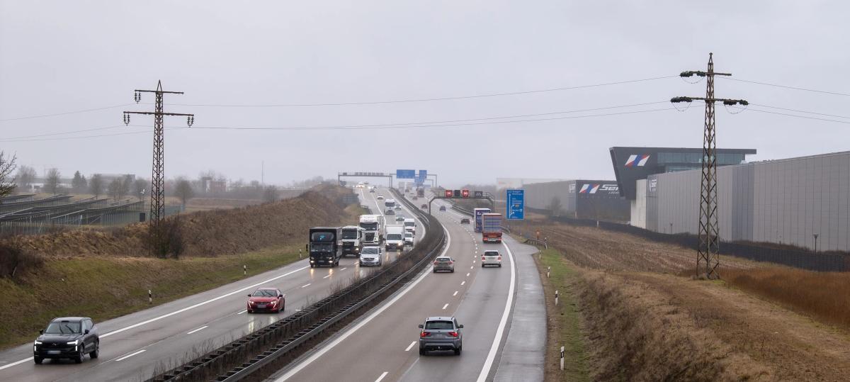 Stromleitung wird abgebaut: Verkehr auf der A8 ist betroffen