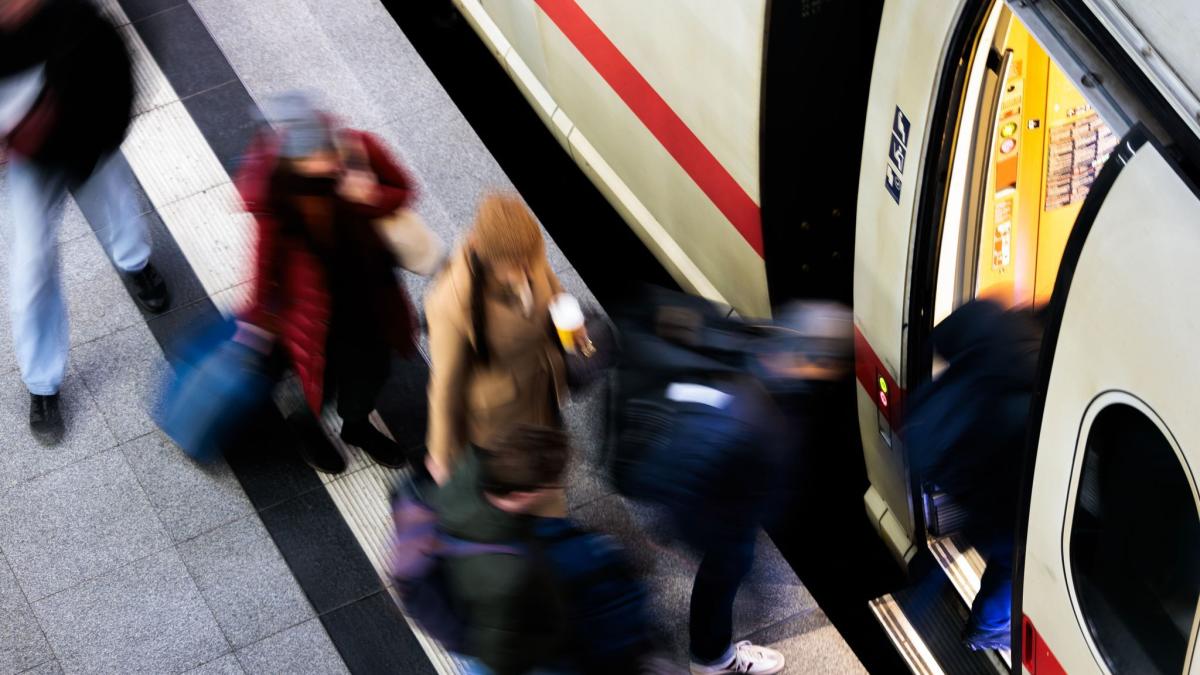 Mehr Buchungen bei der Deutschen Bahn: Teure Spritpreise in Bayern lassen ...