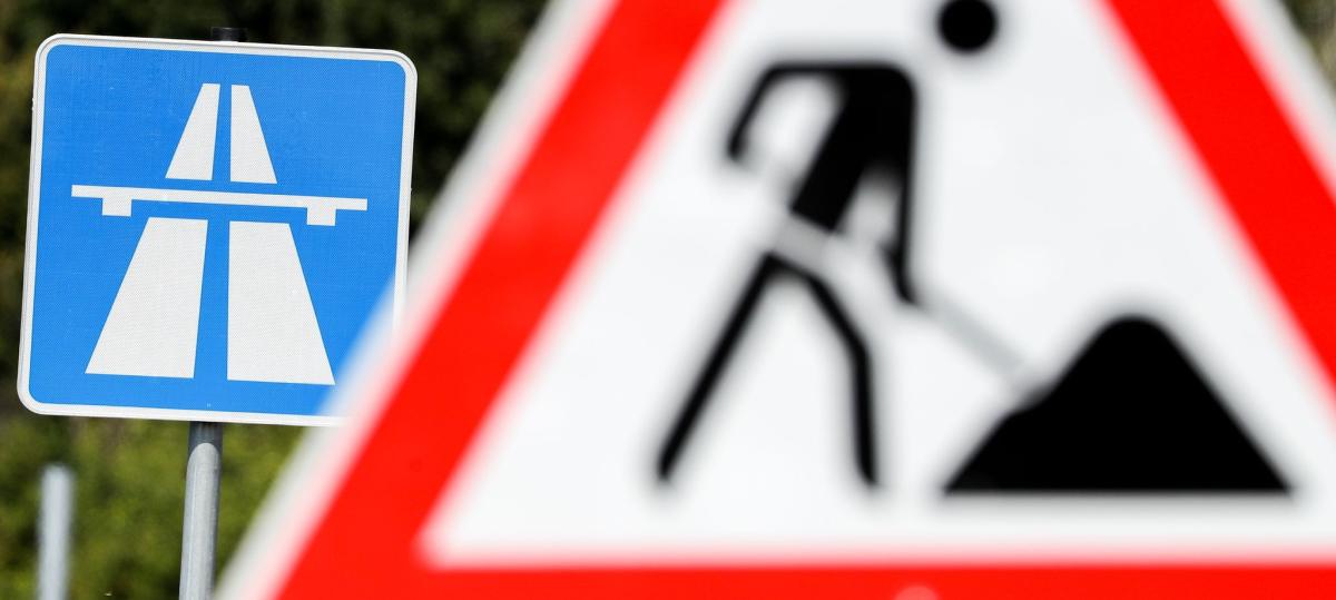 Autobahn GmbH verstärkt Brücke am Dreieck Hittistetten: Verkehr auf A7 und im Umfeld beeinträchtigt