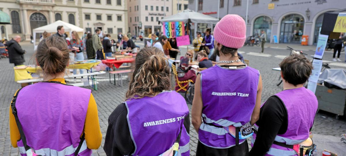 Queerfeministisches Bündnis organisiert Aktionstag auf dem Rathausplatz