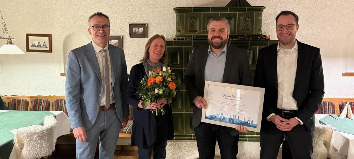 Raiffeisenbank ehrt langjährige Mitarbeitende