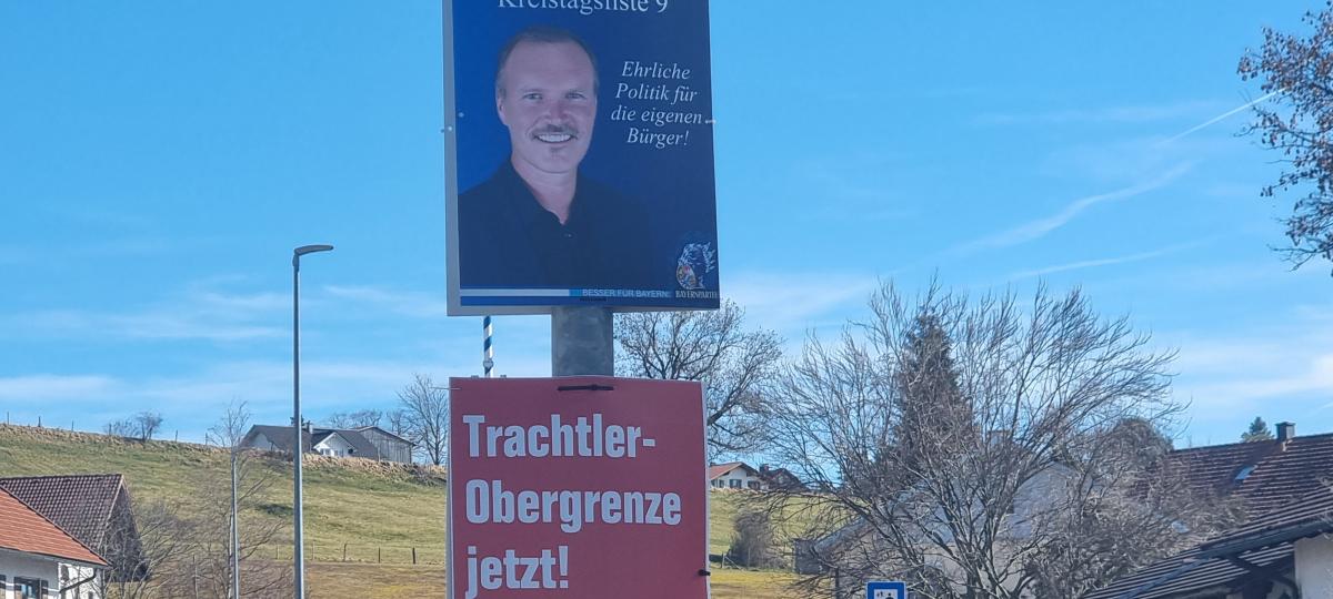 Zu viele Wahlplakate in Apfeldorf?
