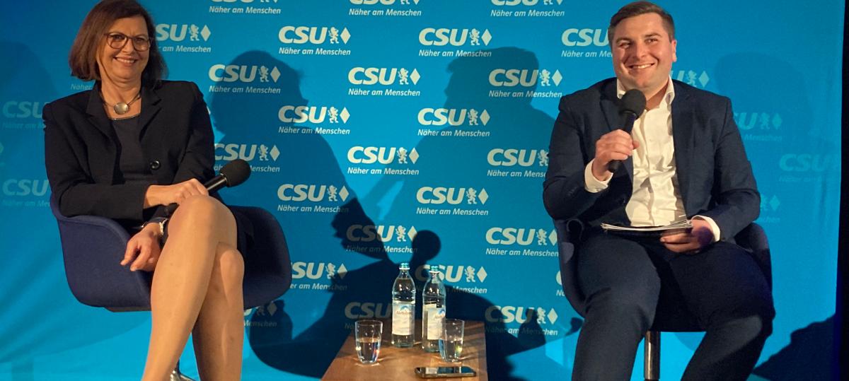 Was Marian Cammerer Landtagspräsidentin Ilse Aigner in der Kinowelt in Dießen entlockt