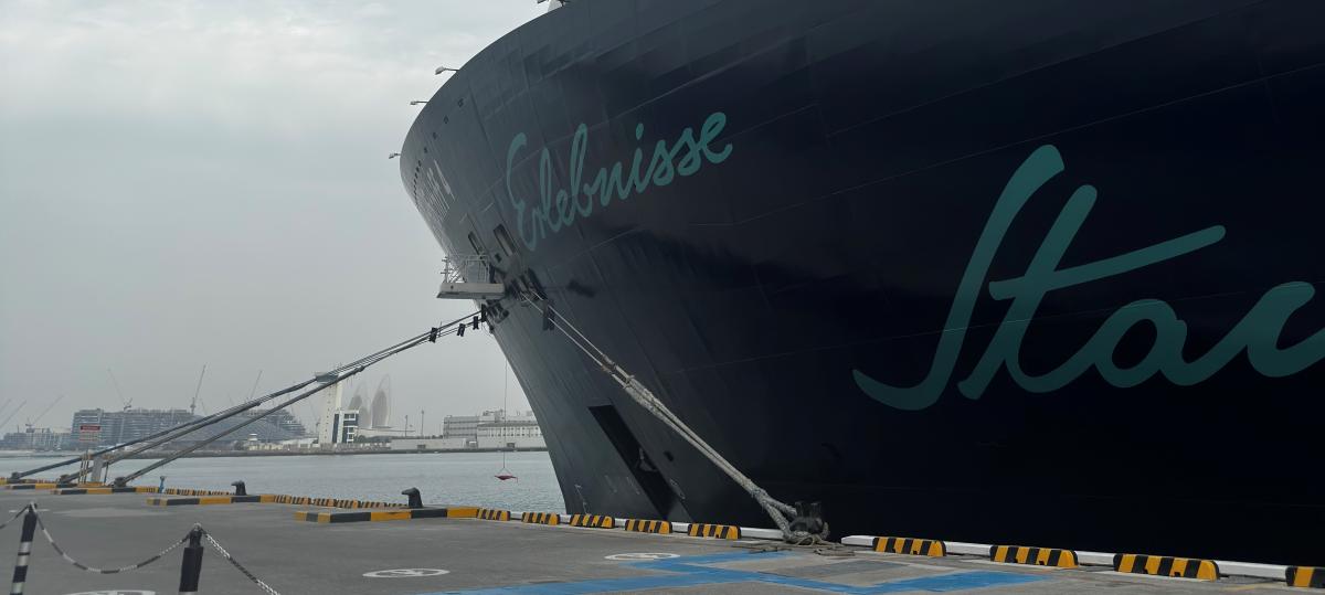 „Man muss sich einfach ablenken“: Friedbergerin sitzt wegen Iran-Konflikt auf Kreuzfahrtschiff fest