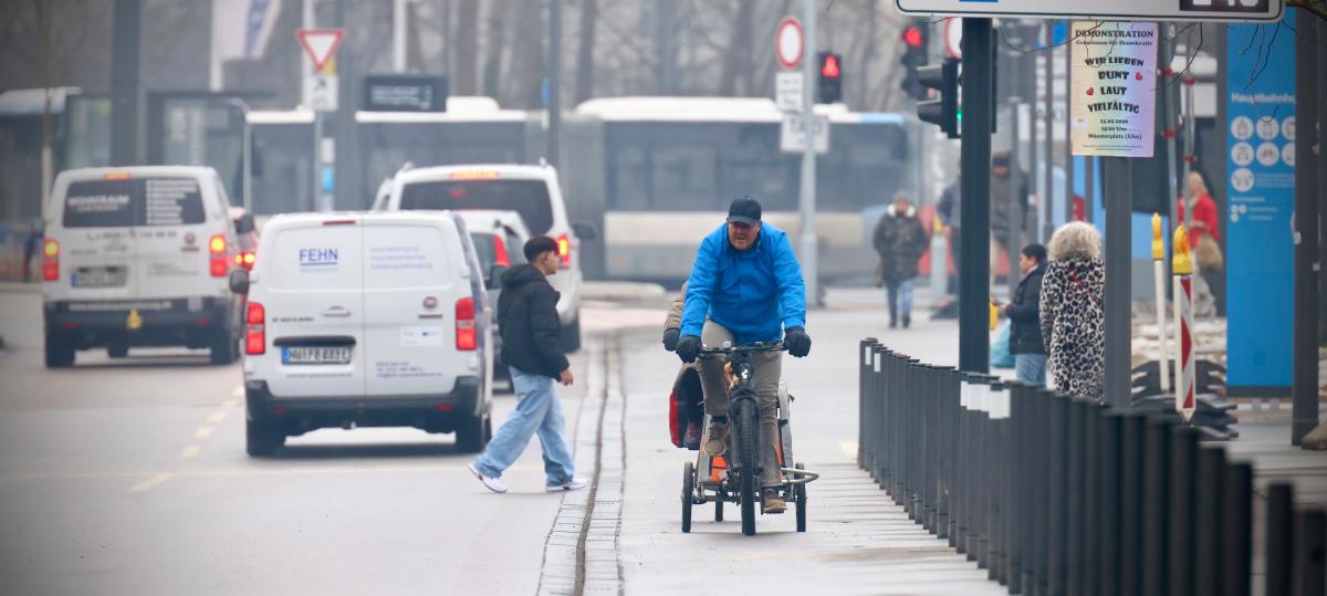 Streit um Radspur vor dem Ulmer Hauptbahnhof: Ein Radler will die Pläne der Stadt stoppen