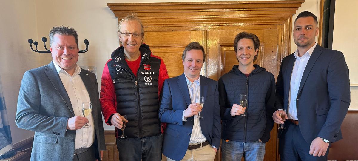 Ärztehaus in Vöhringen: Investoren, Mediziner und Bürgermeister unterzeichnen Absichtserklärung