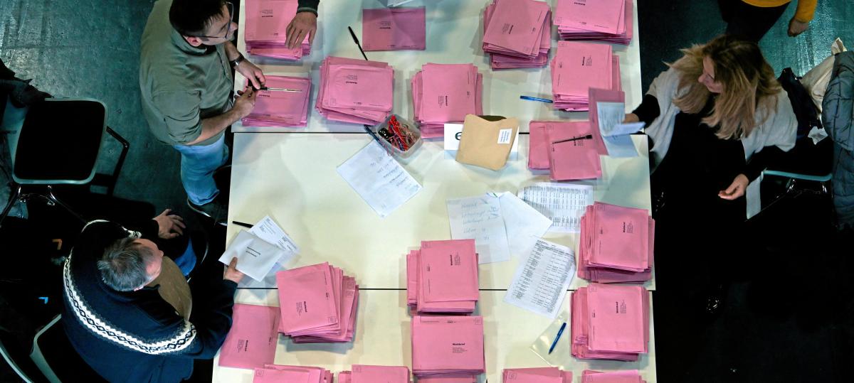 Wahl in Augsburg im Live-Ticker: Die Stadt zählt noch immer aus – deutliche Verluste für die CSU