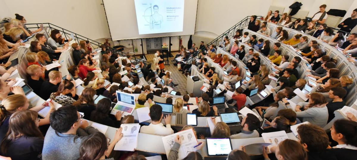 Oft nur für Präsentationen genutzt: Bayerns Hochschulen stecken bei KI im Versuchsstadium fest