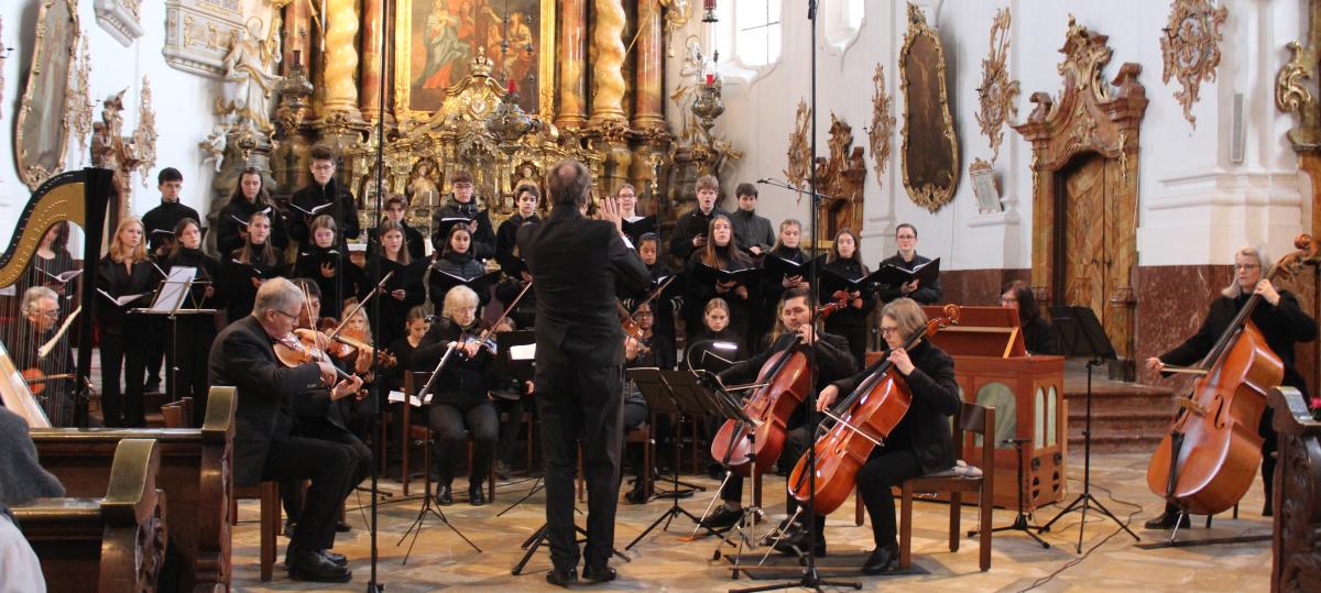 Ein Requiem für Frieden und Hoffnung in der Heilig-Kreuz-Kirche