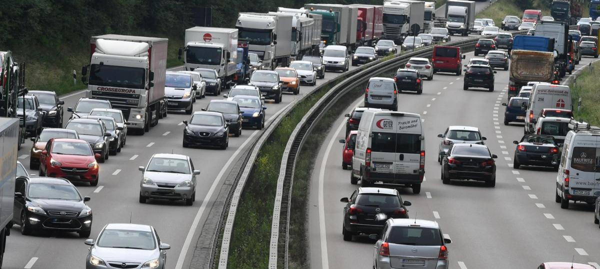 „Täglicher Wahnsinn“ und „Katastrophe“: Wie Autofahrer die B17 erleben und was sie vorschlagen