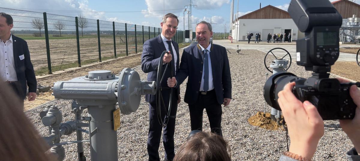 Minister Aiwanger nimmt Augusta-Pipeline offiziell in Betrieb
