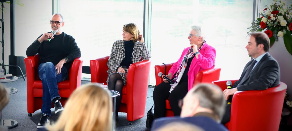 Präsidentengattin zu Besuch in Senden: „Bleiben Sie neugierig, stellen Sie Fragen“