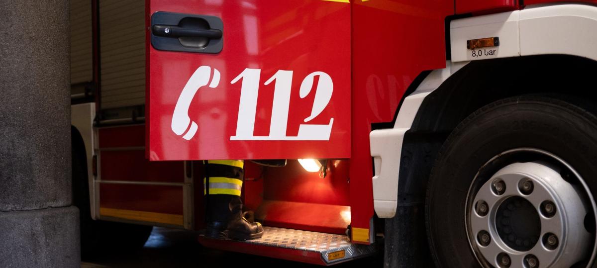 Betrunkener schläft während des Kochens ein – Feuerwehr bricht Tür auf