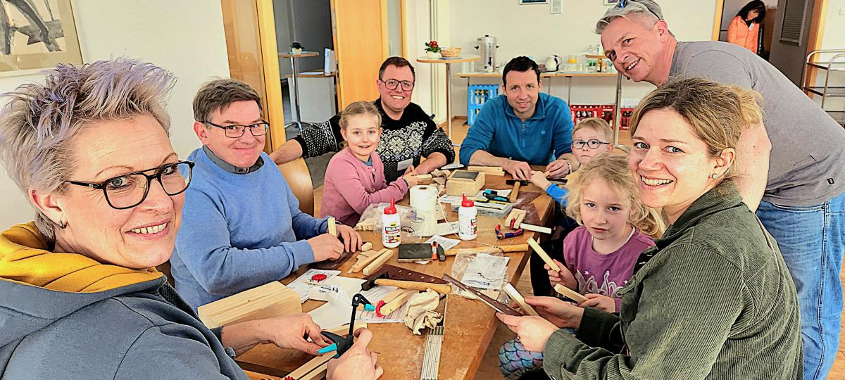 Verstaubter Kirchen-Schatz entdeckt: Der Brauch des Rätschens kehrt nach Wullenstetten zurück