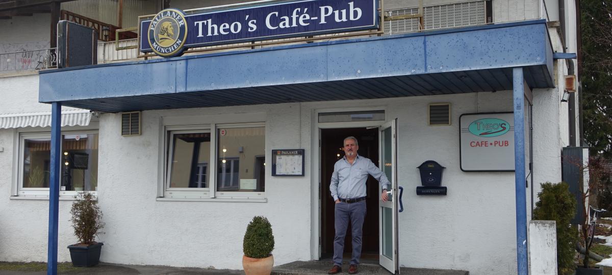 Theo's Pub, die kleine Kneipe am Vöhringer Bahnhof, hat eine lange Geschichte