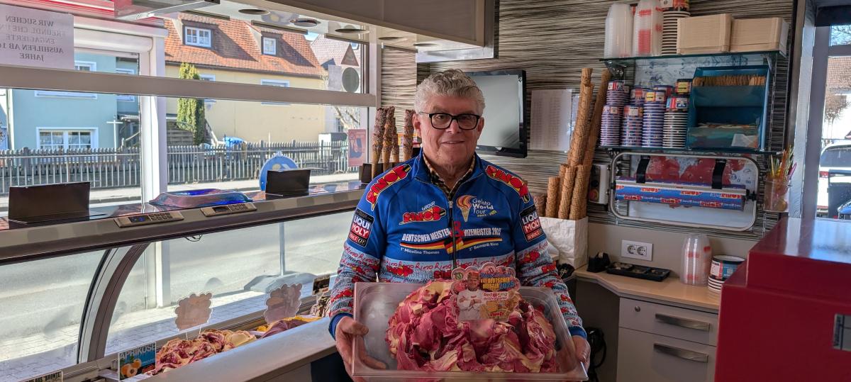 Mit seinem Granatapfel-Honig-Eis will Rino Bernardi Weltmeister in den USA werden